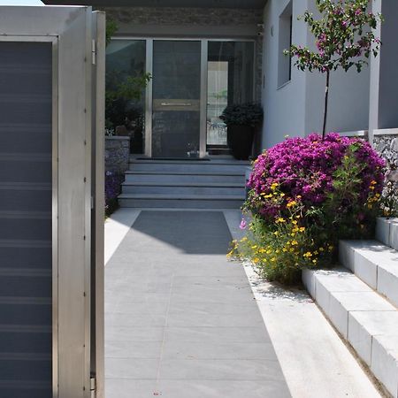 Elion Luxury Apartments Каламата Екстериор снимка