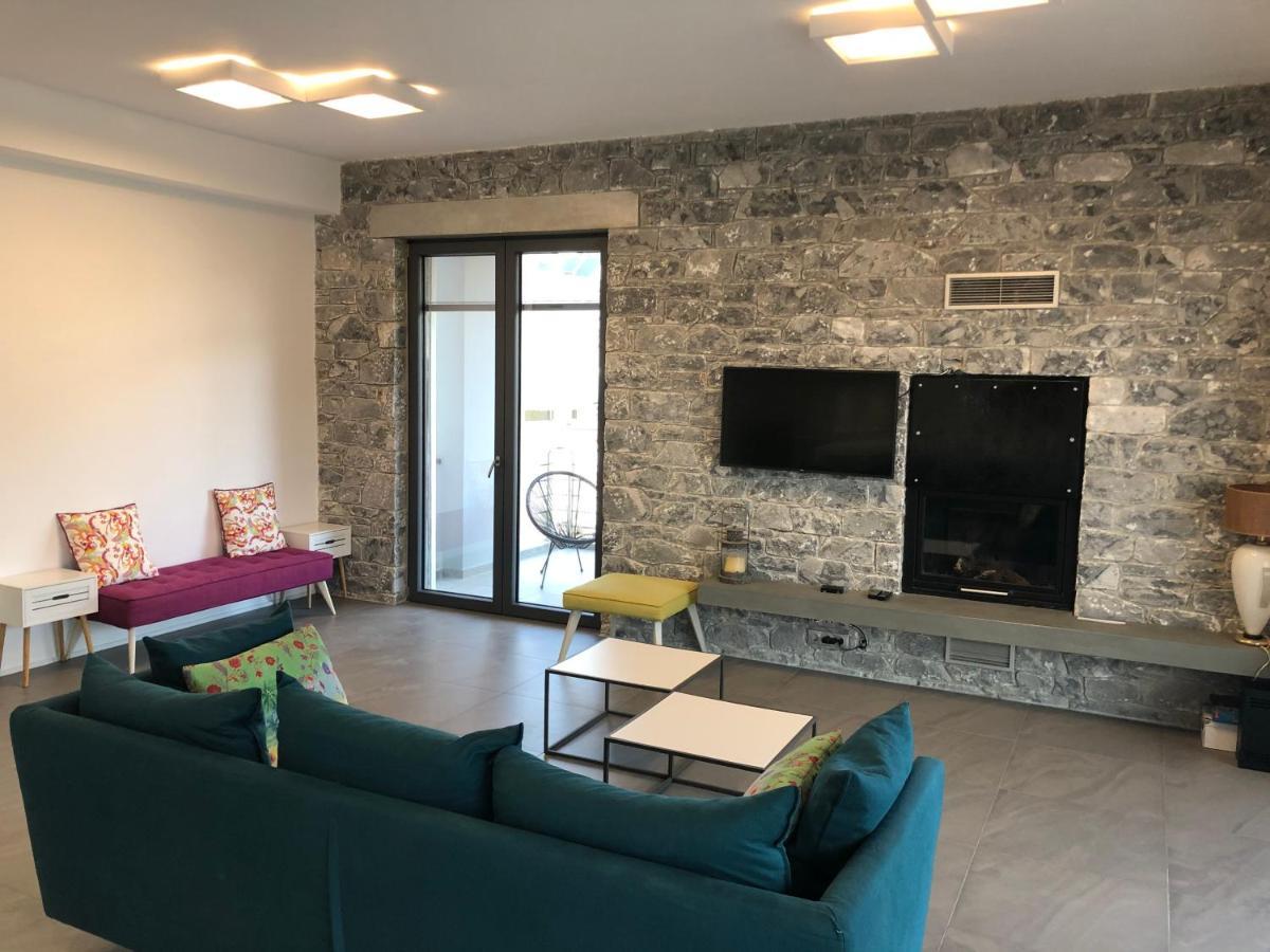 Elion Luxury Apartments Каламата Екстериор снимка