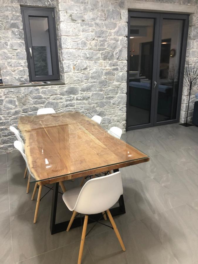 Elion Luxury Apartments Каламата Екстериор снимка